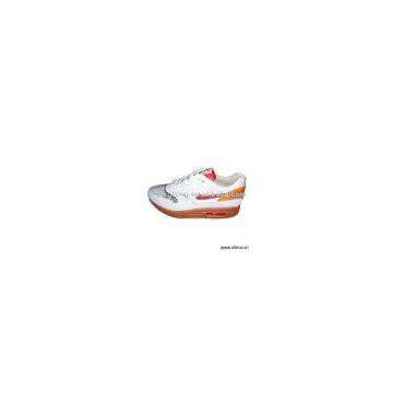 Sell Men' Sports Shoes