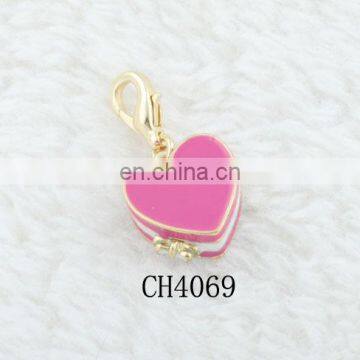 Fashion jewelry lovely gold plated heart charm with pink enamel