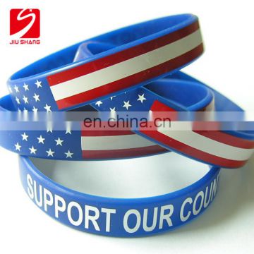 Cheap personalized silicone bracelet/wristband with debossed logos