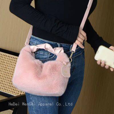 32Autumn plush bag carrying women's bag cute fashion ladies one shoulder oblique bag leather bag fur bag fur bag