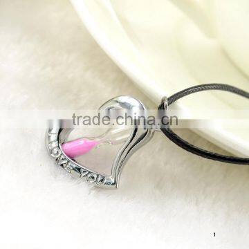 Fashion Jewelry High Quality Metal Hollow Shaped Hourglass Tube Pendant Stainless Steel Necklace photo-4