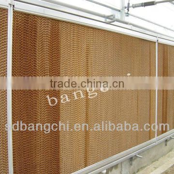 Evaporative cooling pad for poultry