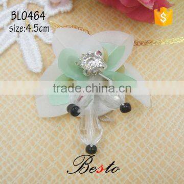 China wholesale decorative bead center flower shape plastic applique for garments