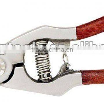 Pruner for Gardening