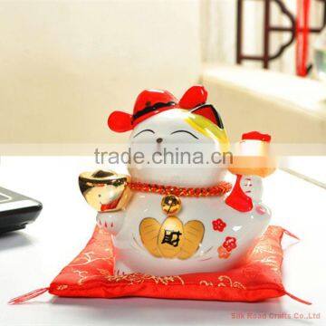 Perfect Japanese Lucky Cat for Decoration