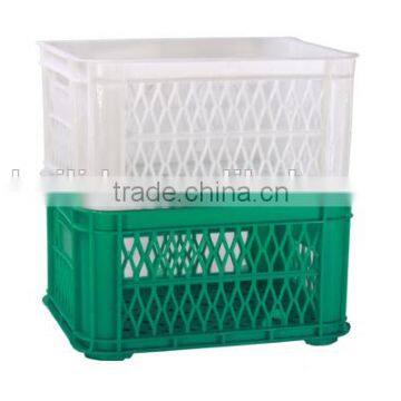 Small stackable plastic crate M-001