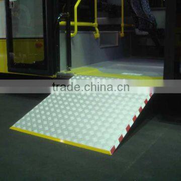 FMWR-A Series Low floor folding threshold manual ramp with CE for disabled and handicap