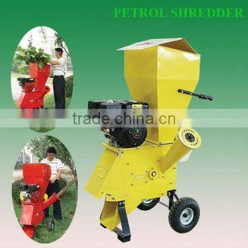 Wood chipper shredder