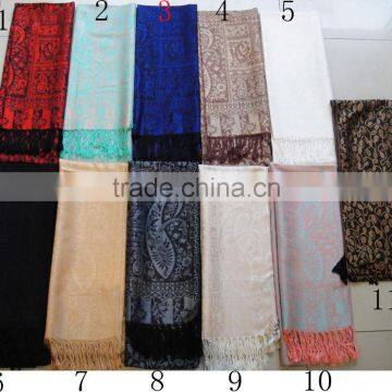 Wholesale Factory Classic Rayon Jacquard Paisley Floral Latest Shawl for Women photo-2