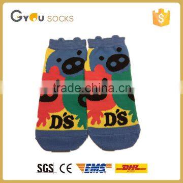 cartoon Pig design lady ankle socks super soft material