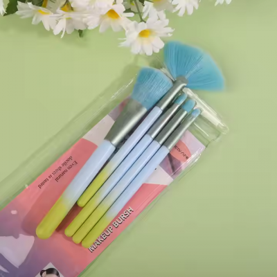 Portable 5-Piece Soft Bristled Makeup Brush Set New Fan-Shaped Eye Shadow Blush Concealer Face Brush for Convenient Application photo-2