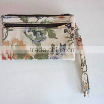 china new design factory purse pu bag in hands