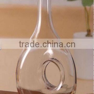 Elegant glass decanter with hole