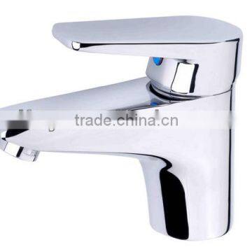 hot and cold sensor faucet