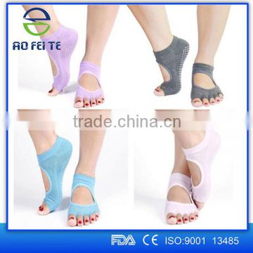 Non slip trampoline yoga pilates lady sock for adults five toe grip slipper rubber sole socks