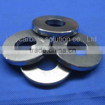 Cemented carbide insert for metal