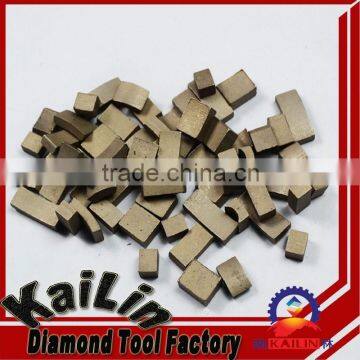 Diamond core bit segment for diamond core drill bit