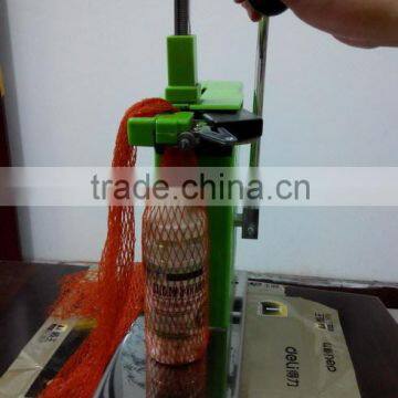 good quality Labor saving manual sausage clipper machine, using U711 clips