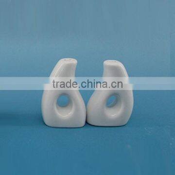 2016 New Design Ceramic Salt & Pepper Shakers photo-2