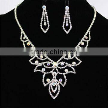 Grace Glow Sparkling Diamond and Rhinestone Necklaces Earring Set KSHLXL-29