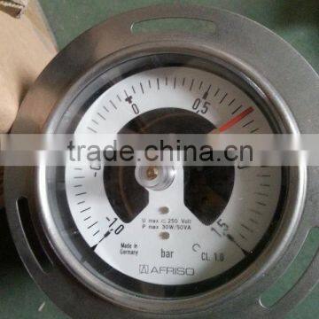 Electro contact pressure gauge with flange