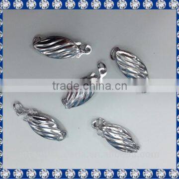 leaf-shaped sterling silver bead clasp