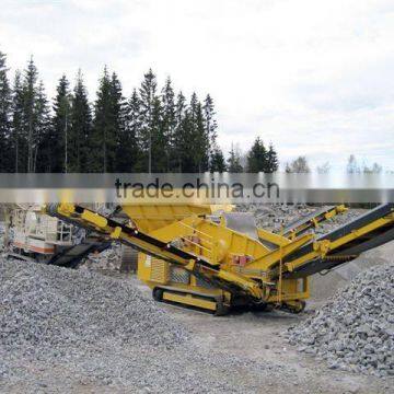 Crawler type mobile crushing and screening plant