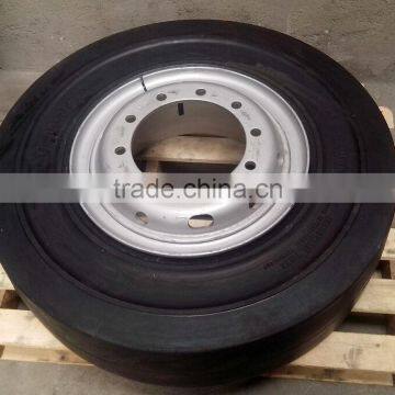 Smooth 10.00-20 Tire - Solid Tire With Rims photo-5