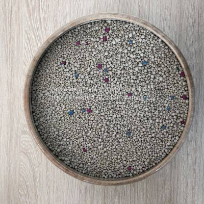 Low dust sodium bentonite cat litter