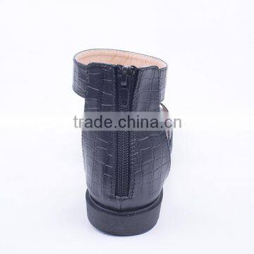 Upper Embossing Latest Designs Flat Zipper Sandals Made in China for Ladies photo-5