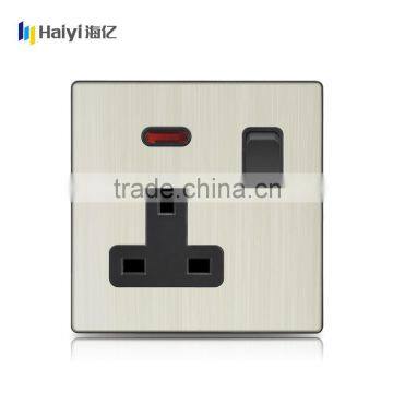 China New Products 1 Gang 3 Pin 13A Wall Light Electric Switch Socket