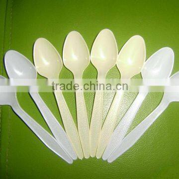 Plastic Spoon Manufactured by AIRFA Fast Automatic Plastic Injection Moulding Machinery