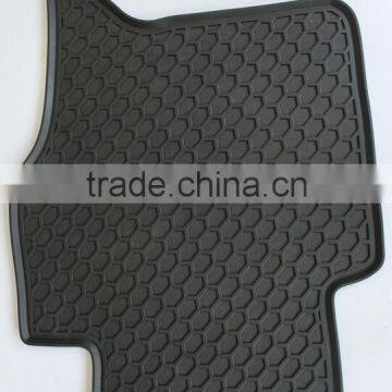 Custom Fit Rubber Car Mats for Mitsubishi Pajero photo-3
