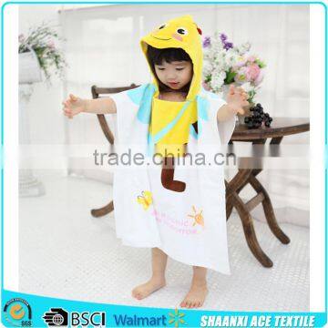 Lovely yellow Bee printed kids hooded beach towel velour printing animal bee kids poncho towel