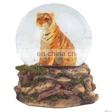 LOWER MOQ resin tiger snow globe