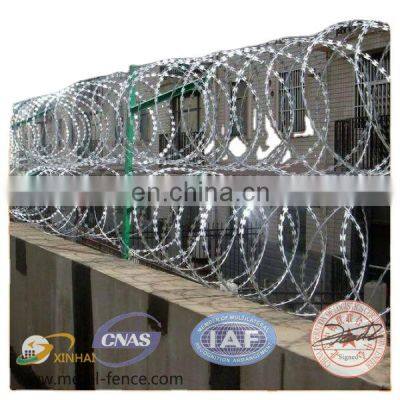 High Carbon Galvanized Steel Concertina Razor Barded Wire With Low Price photo-2