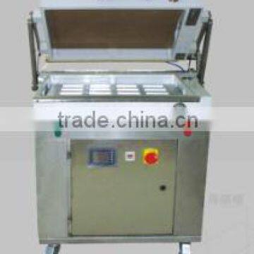 Single chamber tray vacuum sealing machine