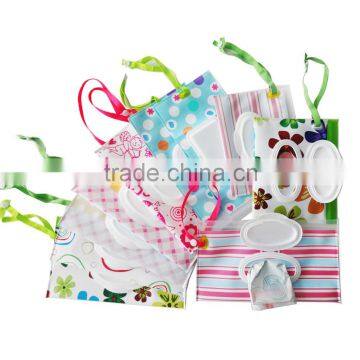 High quality portable pull out bag for disposable baby bib and placemat table topper