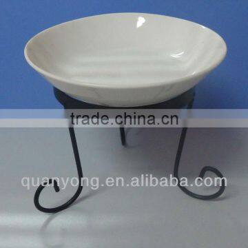 Plate with metal stand for picnic or party