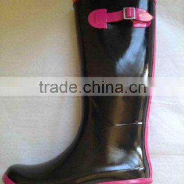 Cute black body fuchsia welt lady wellington boots