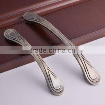 OEM Cheap Furniture Kitchen door pull handle, closed furniture Decorative Hardware,zinc alloy elegant cute wardrobe cabinet knob