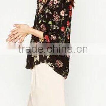 Runwaylover EY2327B 2017 Ladies Deep V-Neck Printed Blouse photo-2