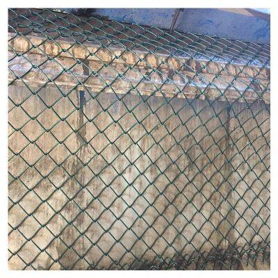 Cerca de malha de arame revestida em PVC para campos esportivos e playgrounds photo-4