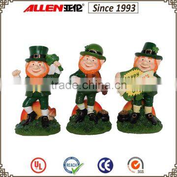 4.5" three handsome resin figurines for Irish Festival decoration supplier