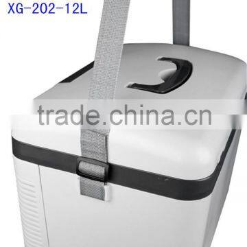 Mini Thermoelectric Cooler and Warmer Box With Shoulder Belt photo-3