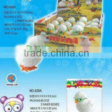 SMALL WIND UP HEN WITH GLASSES