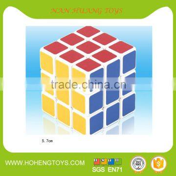 plastic cube 5.7cm