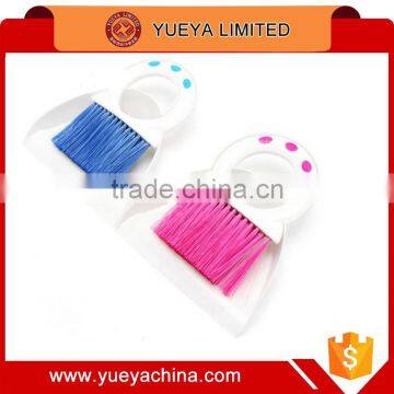 Creative Table Cleaning Brooms and Dustpan Cleaning Suit Keyboard Cleanser photo-6