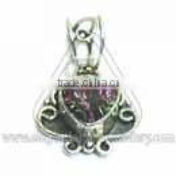 pendant necklace