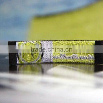 China Customized Hot Sale Centerfold Woven Label